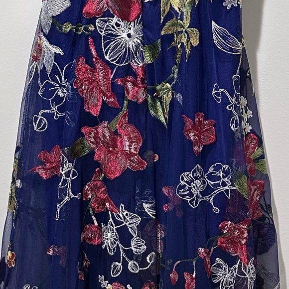 Marchesa Notte Embroidered Floral High
Low Dress sz 2 - Picture 10 of 14